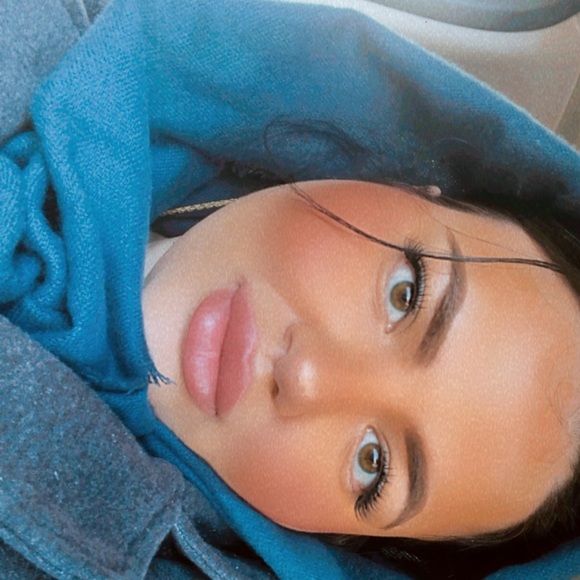 Meet your Posher, Marilyn - Picture 1 of 2